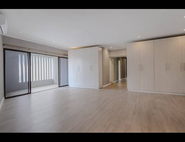 6 BEDROOM FREEHOLD FOR SALE IN BRYANSTON